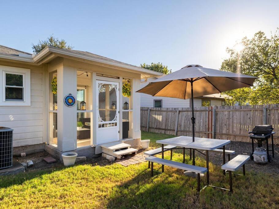 Super Cute And Cozy House! Vila Round Rock Exterior foto