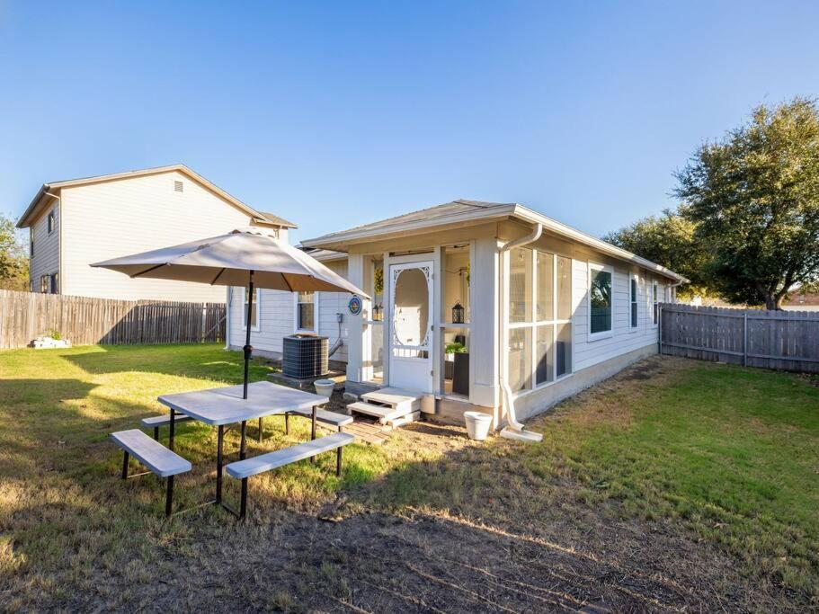 Super Cute And Cozy House! Vila Round Rock Exterior foto